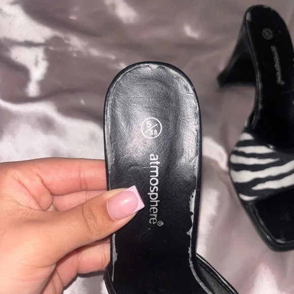 Black and White Zebra Print Women's Heels ⭐️ - Picture 3 of 3